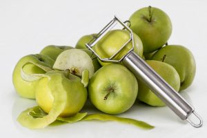 What to Consider When Choosing an Apple Peeler